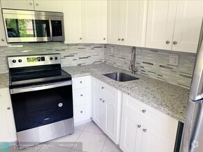 Building Photo - 508 Gardens Dr