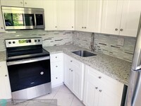 Building Photo - 508 Gardens Dr