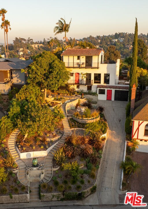 Building Photo - 2516 Silver Lake Terrace