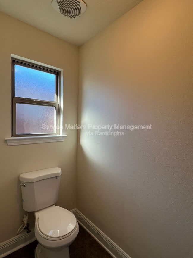 Building Photo - 7037 Season Dr