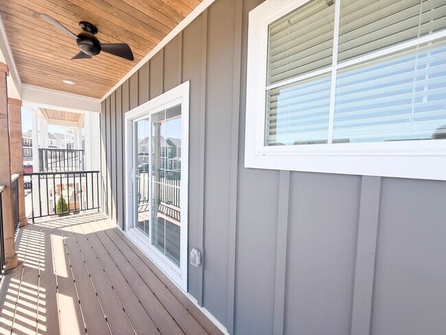 Building Photo - Tristan Style 3-Bedroom w/ Flex Room + Summer Special