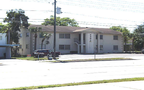 Primary Photo - 2201 W Bay Dr