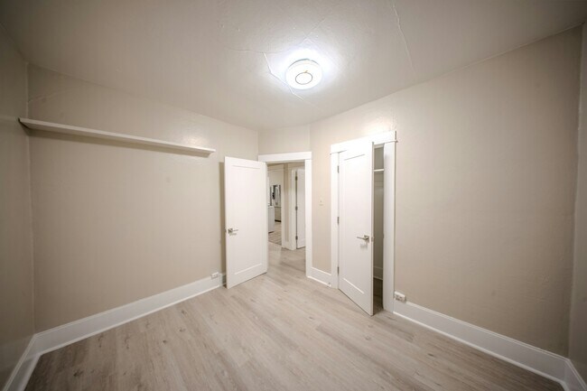 Building Photo - 520 E 300 S