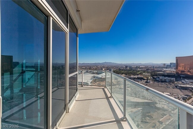 Building Photo - 2700 S Las Vegas Blvd