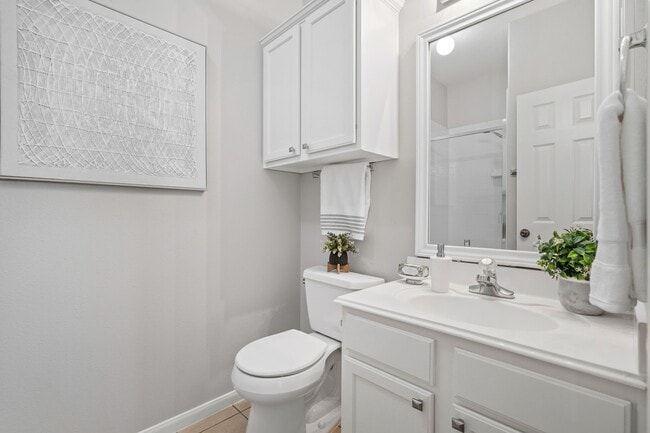 Building Photo - 6607 Lake Woodlands Dr