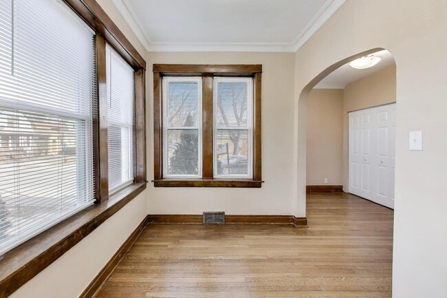 Building Photo - 3920 N Austin Ave