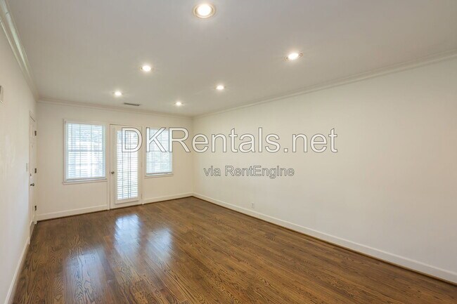 Building Photo - 55 Delmont Dr NE