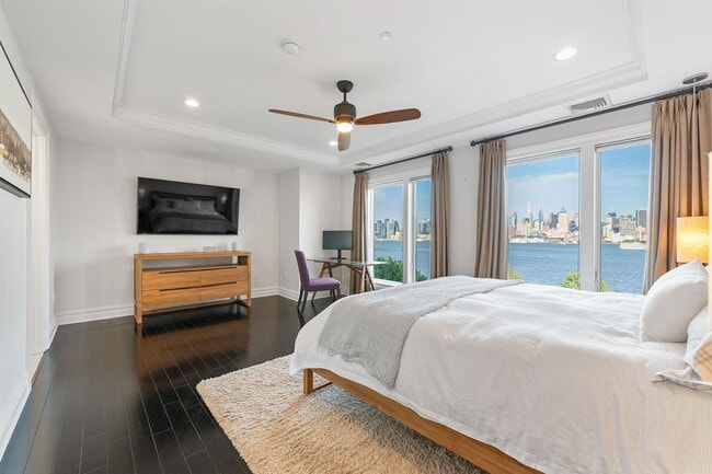 Building Photo - 38 Oxford Landing