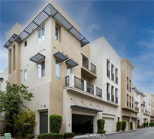 Building Photo - 21 Vantis Dr