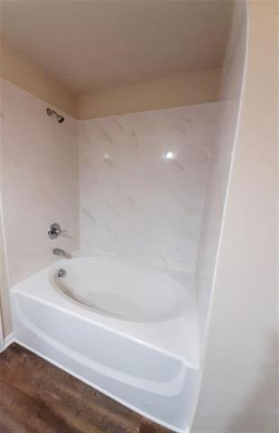 Building Photo - 712 River Hill Ln