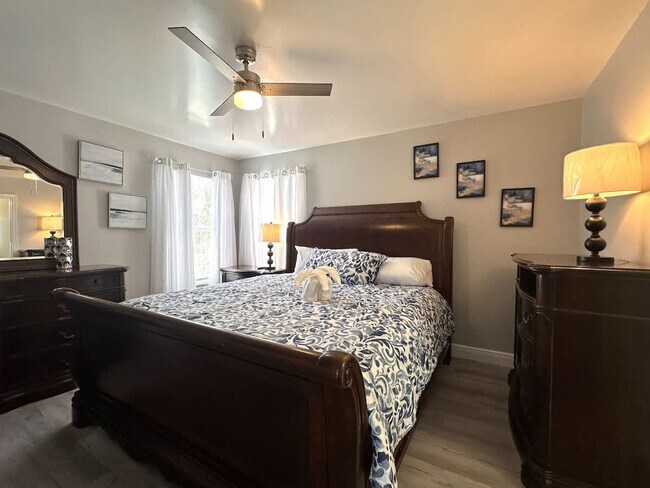 Building Photo - 421 Cabello Dr