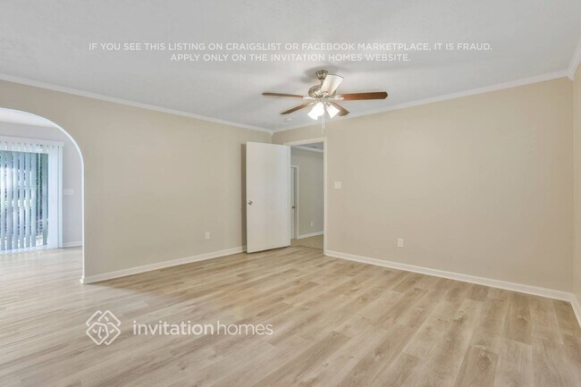 Building Photo - 10 Porter Cir