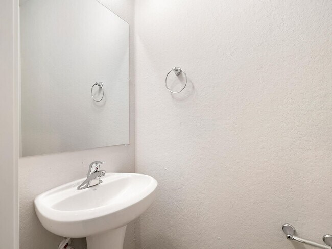 Building Photo - New Unit Available for Rent! Move In Specials!