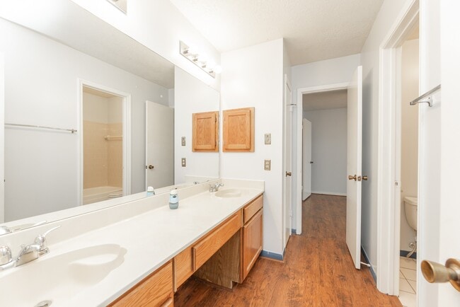Building Photo - 6818 Brockington Dr