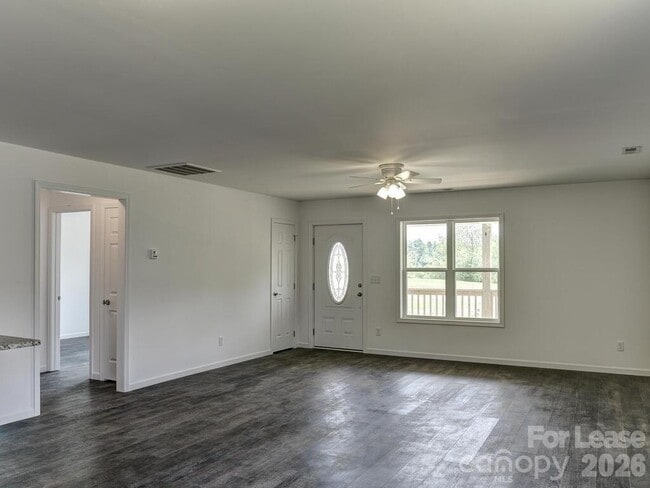 Building Photo - 261 Quinn Hill Ln