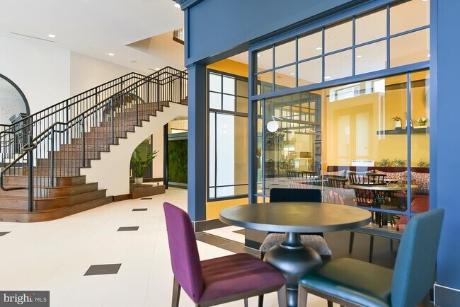 Building Photo - 901 H St NE