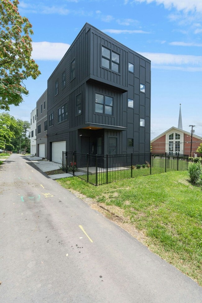Building Photo - 1258 1st Ave S
