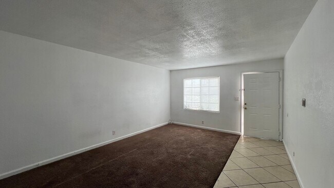 Building Photo - P008