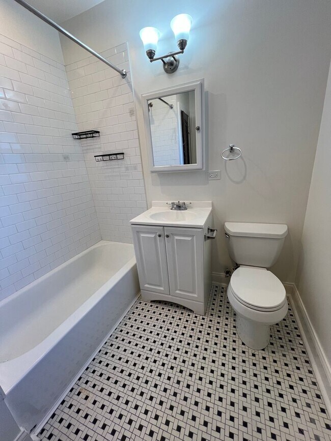 Building Photo - West Ridge Renovated Two Bedroom One Bath