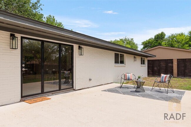 Building Photo - SPACIOUS 4 BED 3 BATH HOME FOR RENT!!!