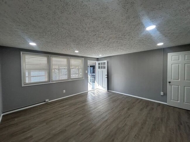 Building Photo - 2 Bedroom Townhome County Halethorpe