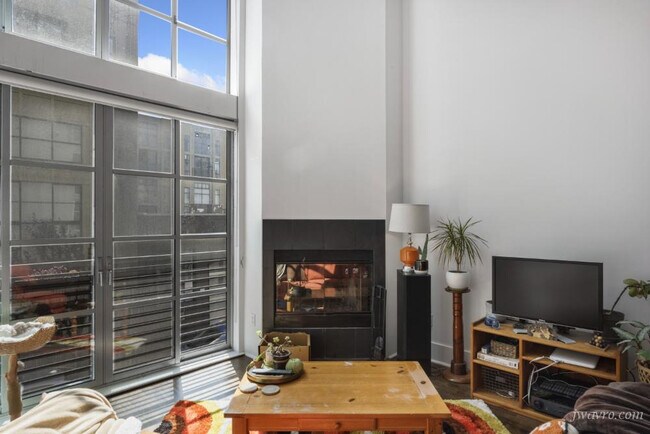 Building Photo - 45 Lucerne St