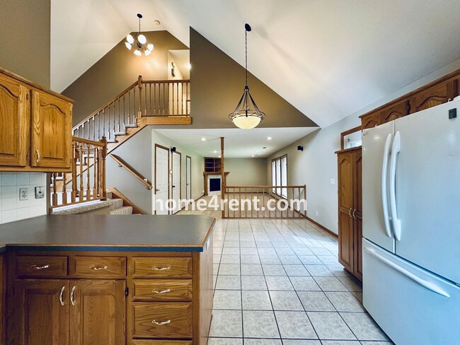 Building Photo - Spacious Four Bedroom Home in KCMO w/ Bran...