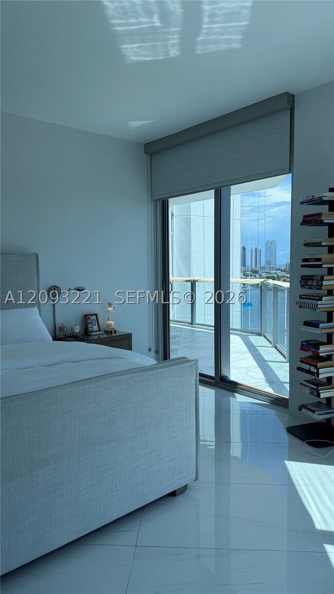 Building Photo - 17301 Biscayne Blvd