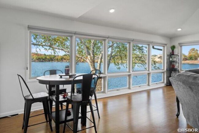 Building Photo - 100 Bayou Point