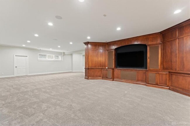 Building Photo - 9020 Whisperinghill Dr