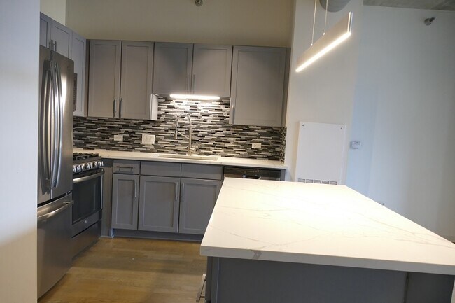 Building Photo - 720 N Larrabee St