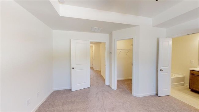 Building Photo - 4910 Longview Walk