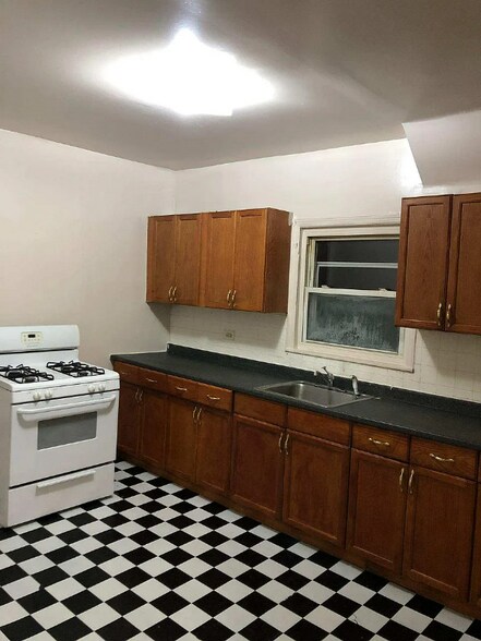 Building Photo - 201 Hansbury Ave