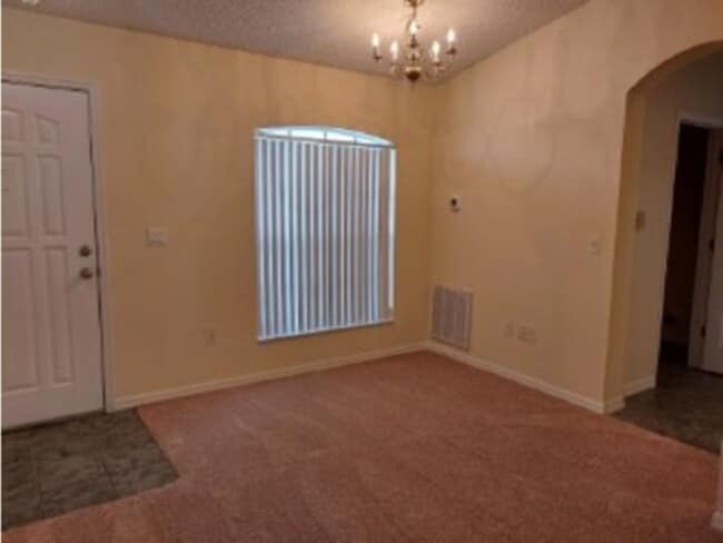 Building Photo - 3 bedrooms 2 baths in Palm Coast