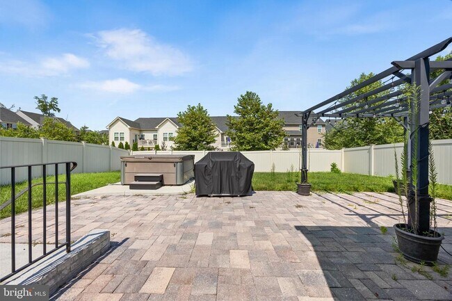 Building Photo - 932 Still Pond Dr