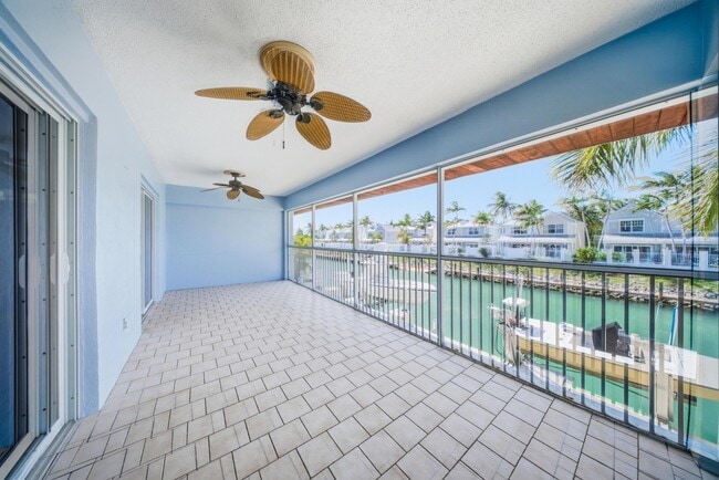 Building Photo - 138 Indies Dr N