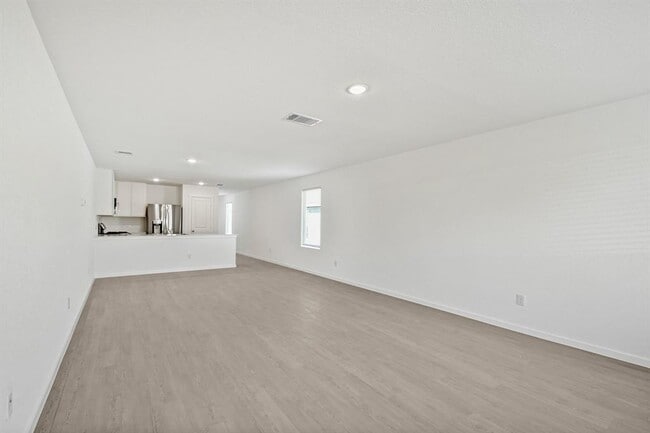 Building Photo - 2413 Legends Crk