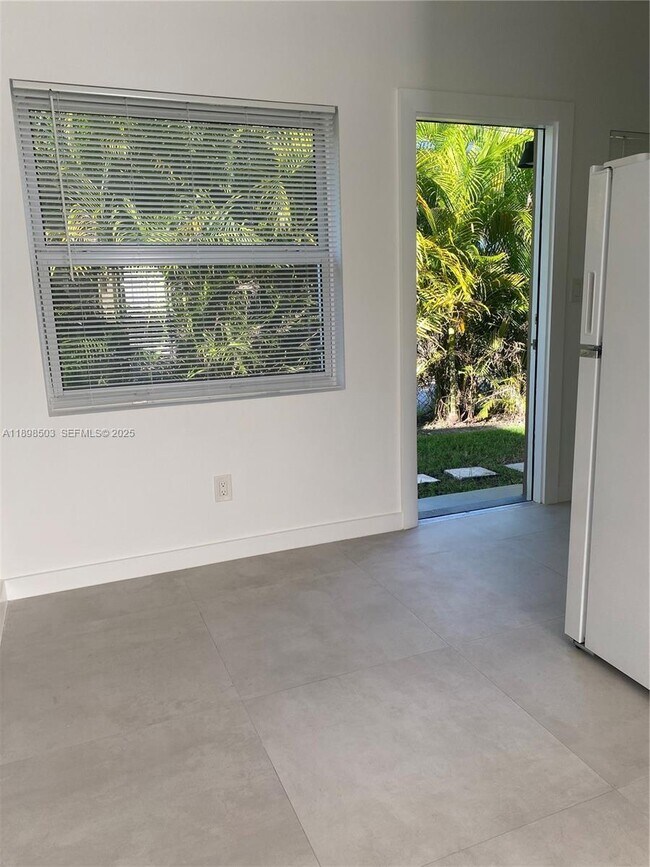 Building Photo - 2011 NE 167th St