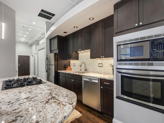 Building Photo - 360 W Illinois St