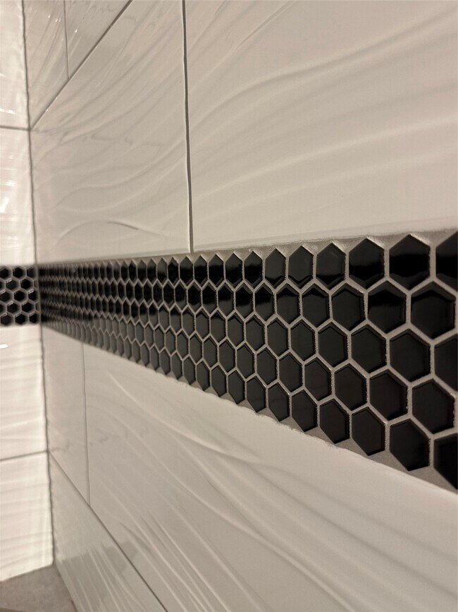 Building Photo - 2727 Houston Ave