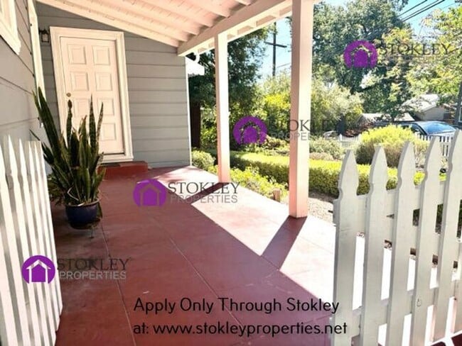 Building Photo - 2234 Oakvale Rd