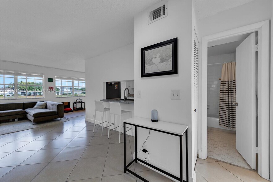 Primary Photo - 333 SW 86th Ave