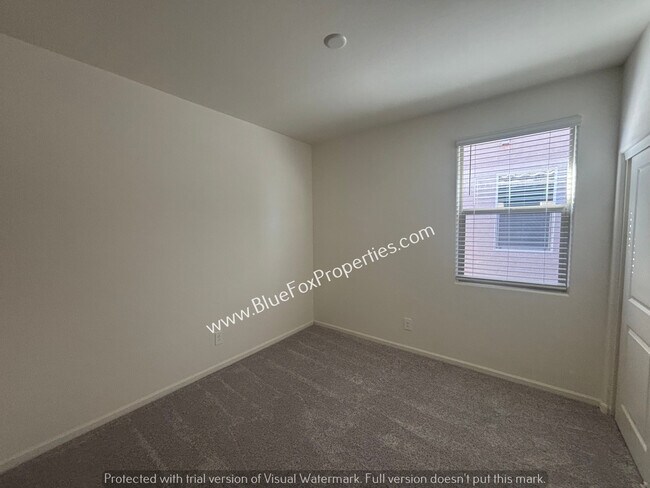 Building Photo - 4864 E Julian Wash Dr