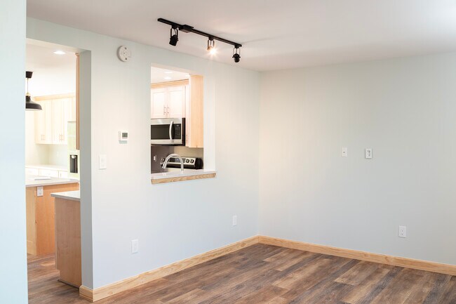 Building Photo - 289 Governors Park Rd