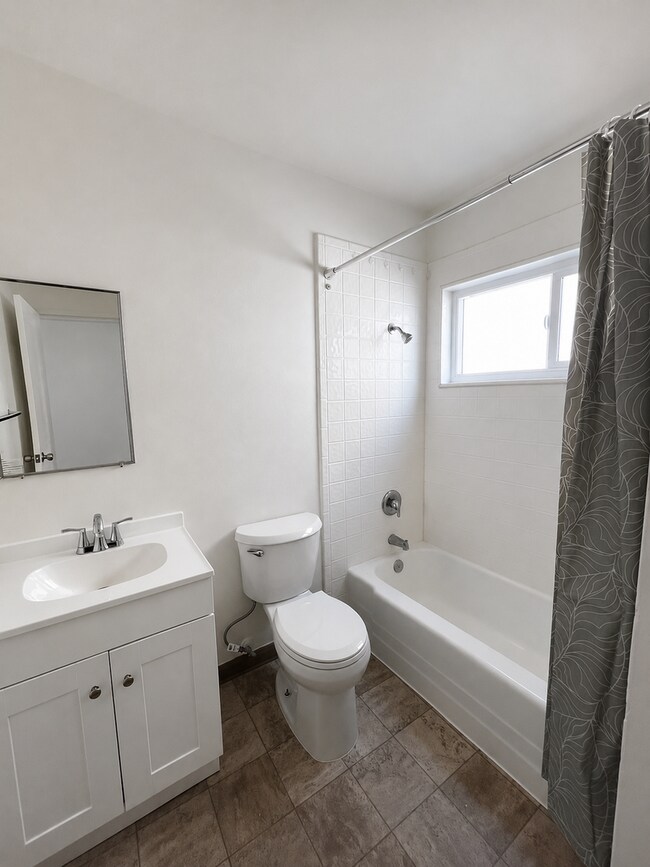 Interior Photo - 1314 Edgewood Way