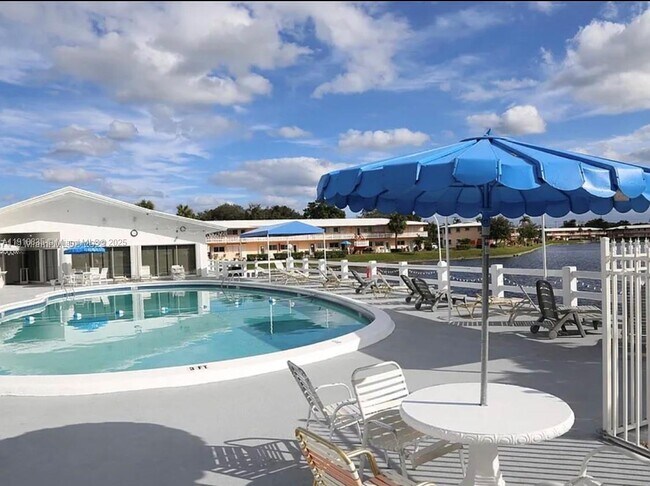 Building Photo - 815 SW 10th Terrace