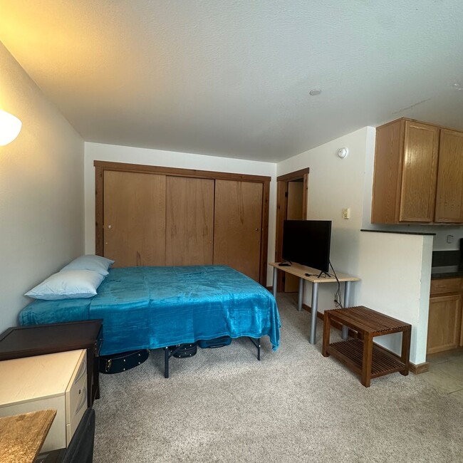 Building Photo - Seasonal Studio Apartment in Victor, ID