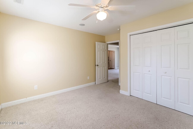 Building Photo - 102 S Park Ln