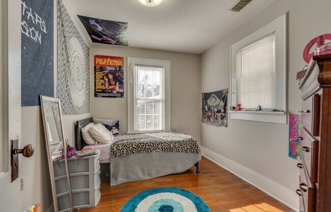 Building Photo - Charming updated Home 3bd/1ba   Kingsport TN