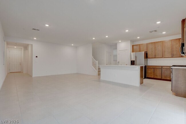 Building Photo - 2744 Tricase St